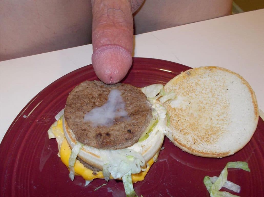 Cum on burger - Sperma auf Hamburger Royal TS