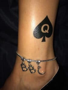 Queen of spades tattoo and BBC anklet: Characteristic for hotwifes